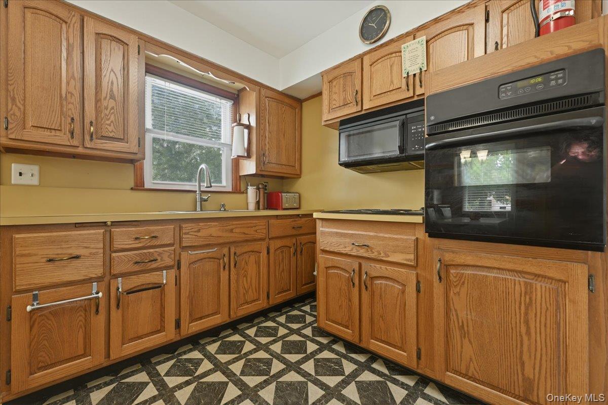 358 Langley Avenue Property Photo 7