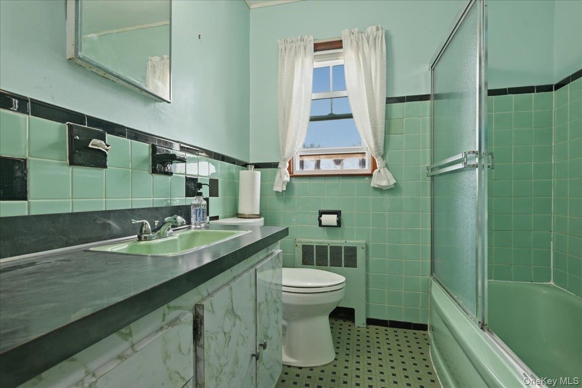 358 Langley Avenue Property Photo 9