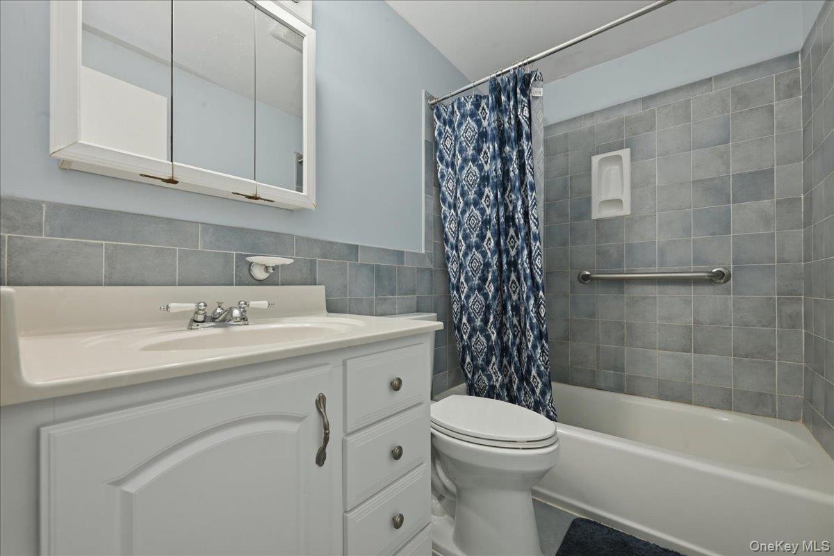 358 Langley Avenue Property Photo 12