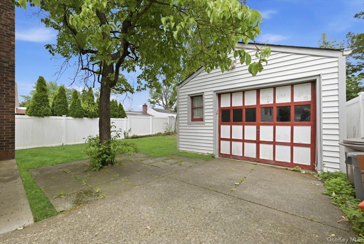 358 Langley Avenue Property Photo 15