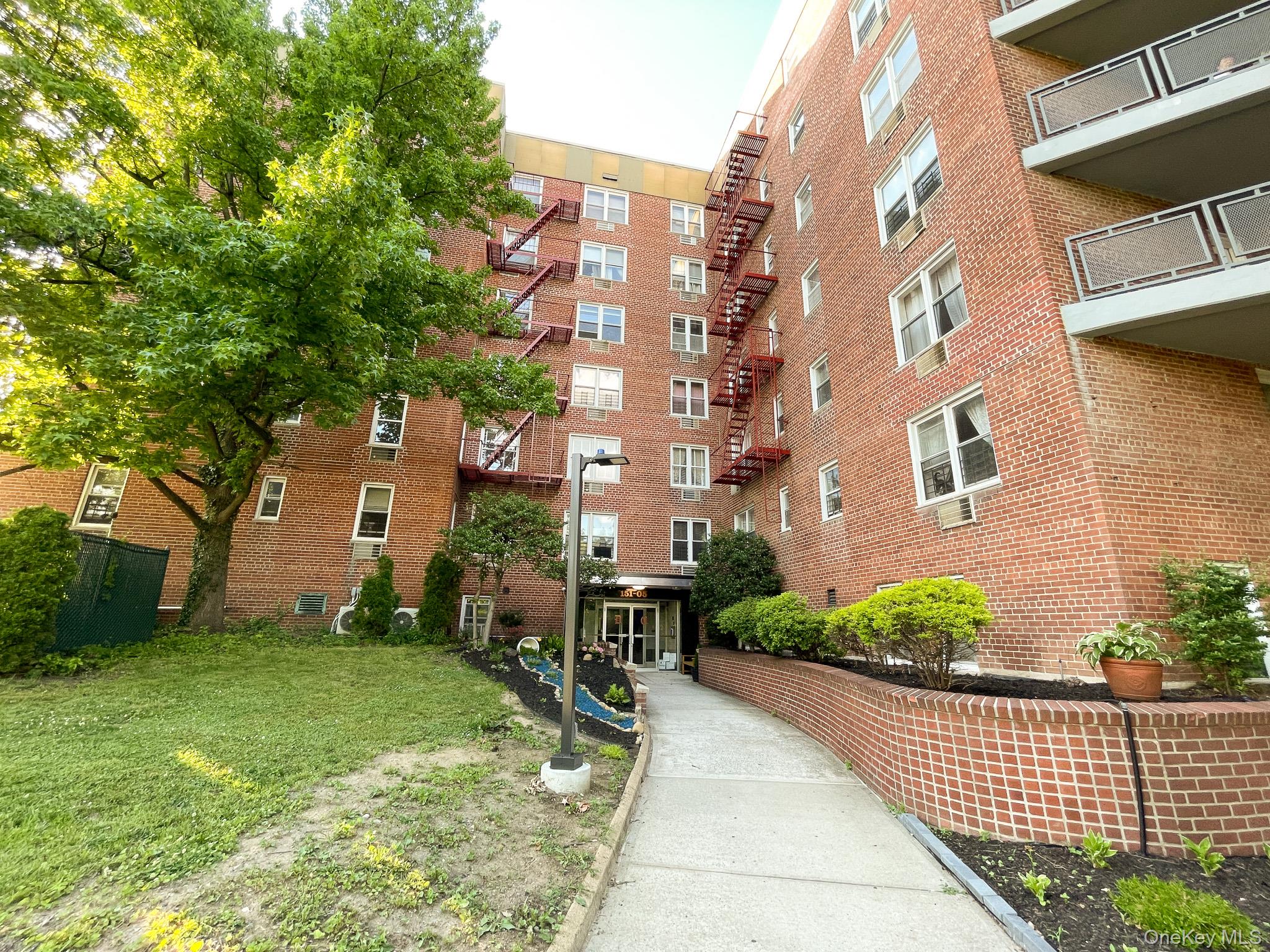 15105 Cross Island Parkway Pathway 2C Property Photo 1