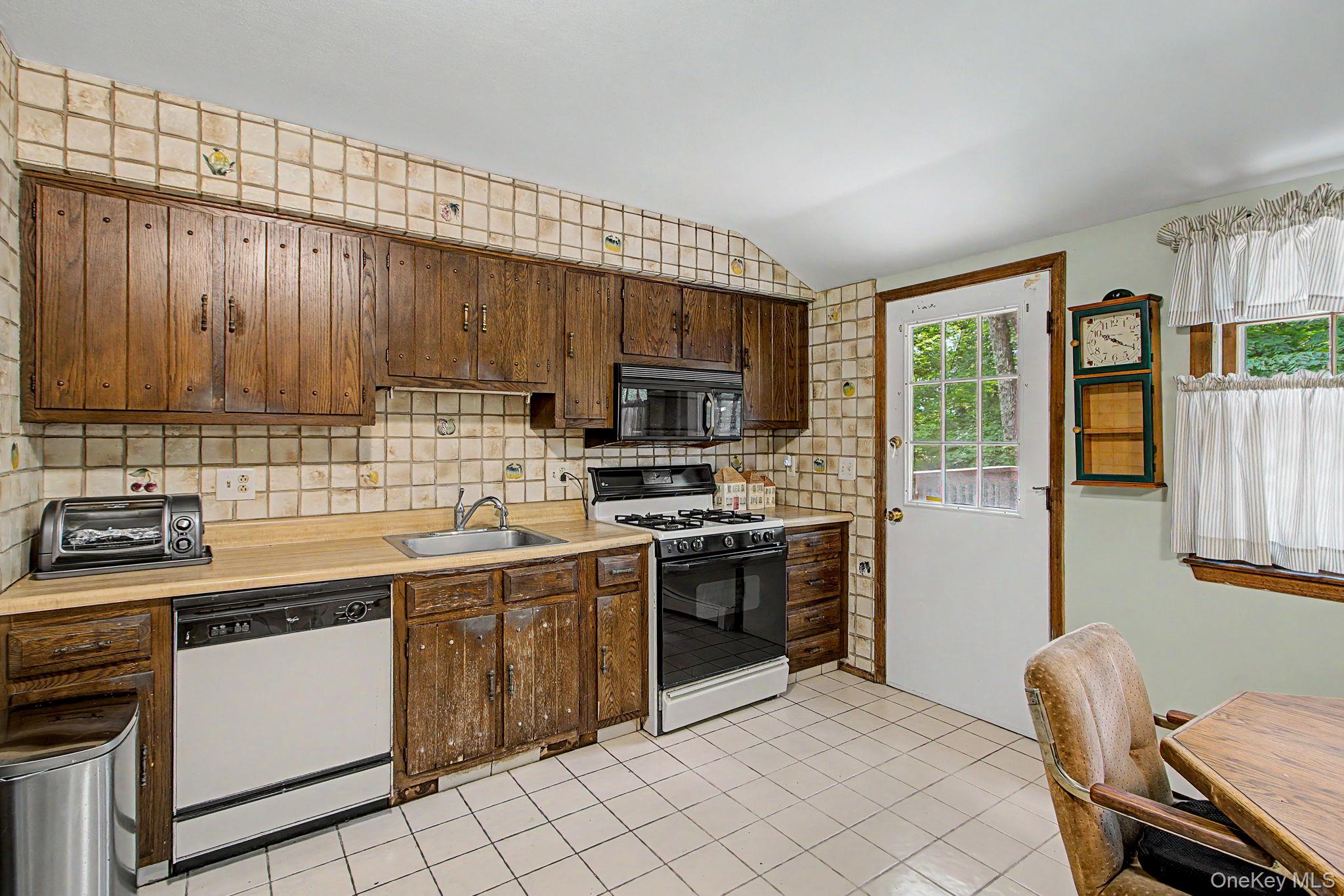 15 Oskar Drive Property Photo 7