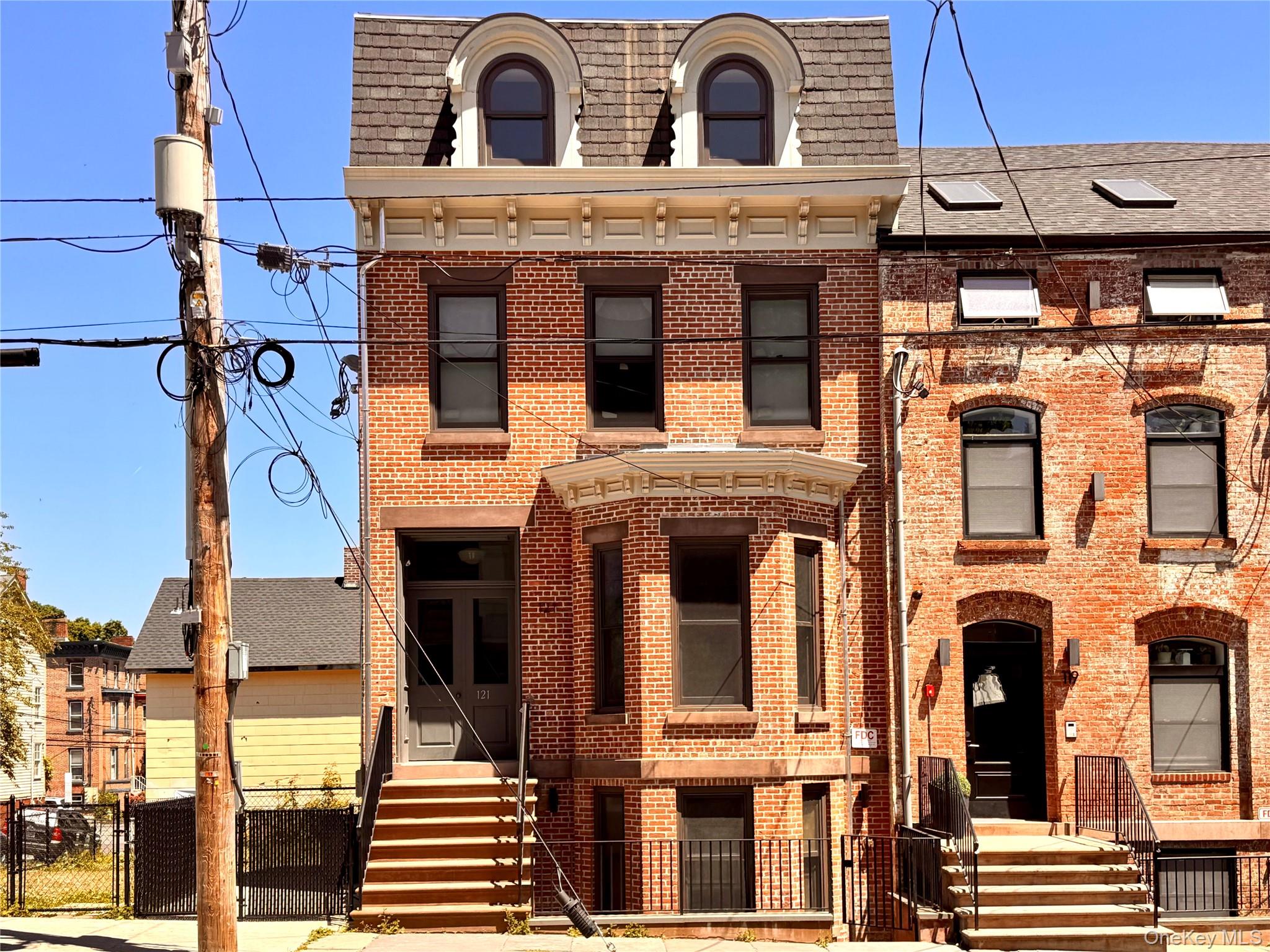 121 Lander Street 4 Property Photo 1