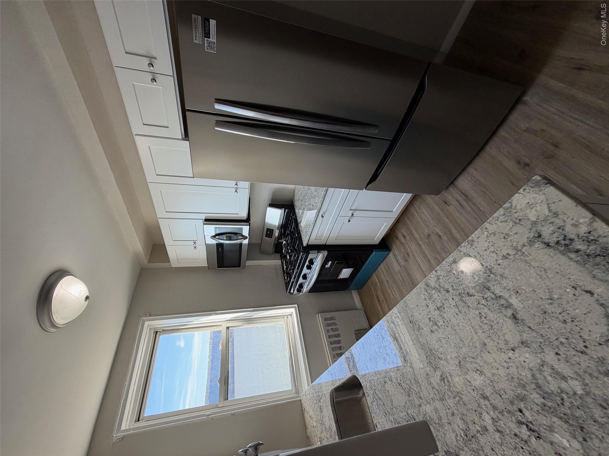 709 Warburton Avenue 7f Property Photo 6