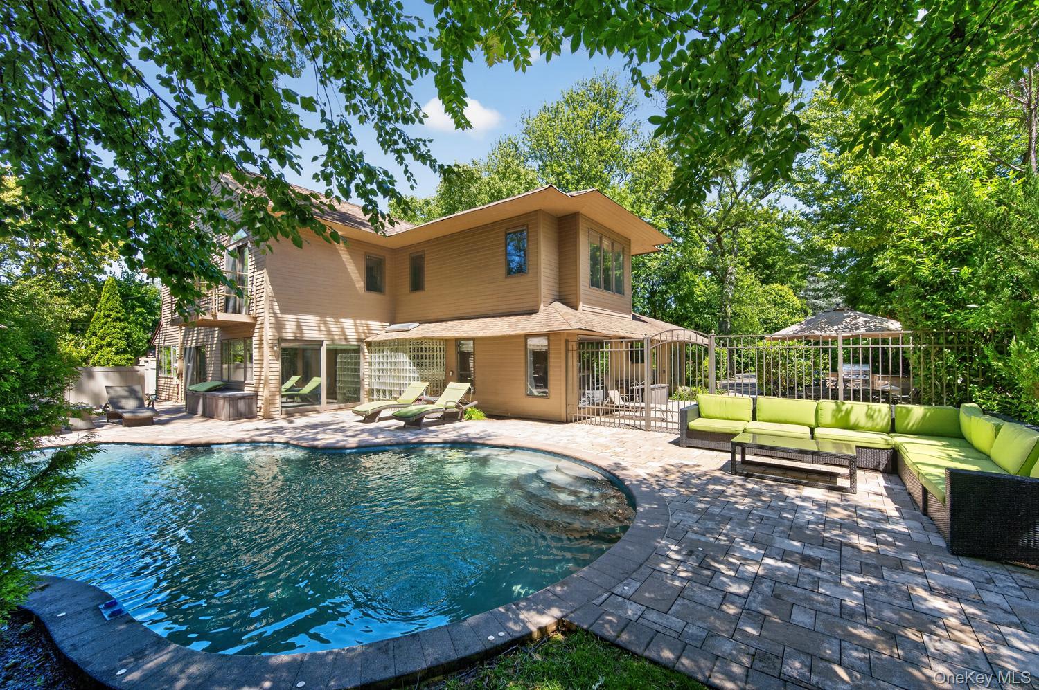 12 Locust Lane Property Photo 1