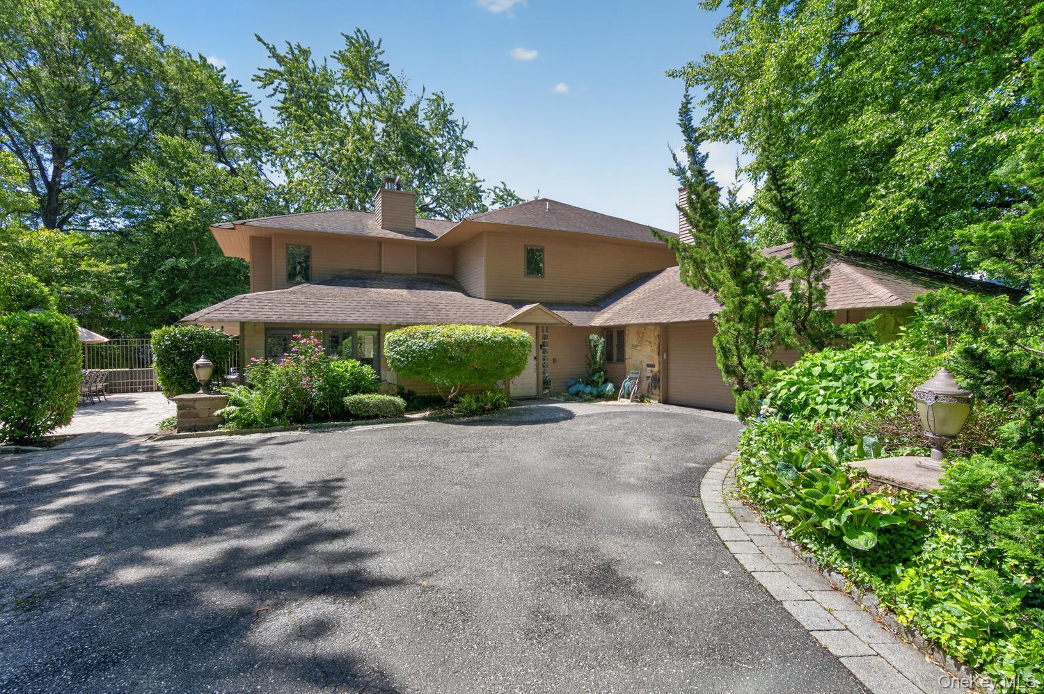 12 Locust Lane Property Photo 2