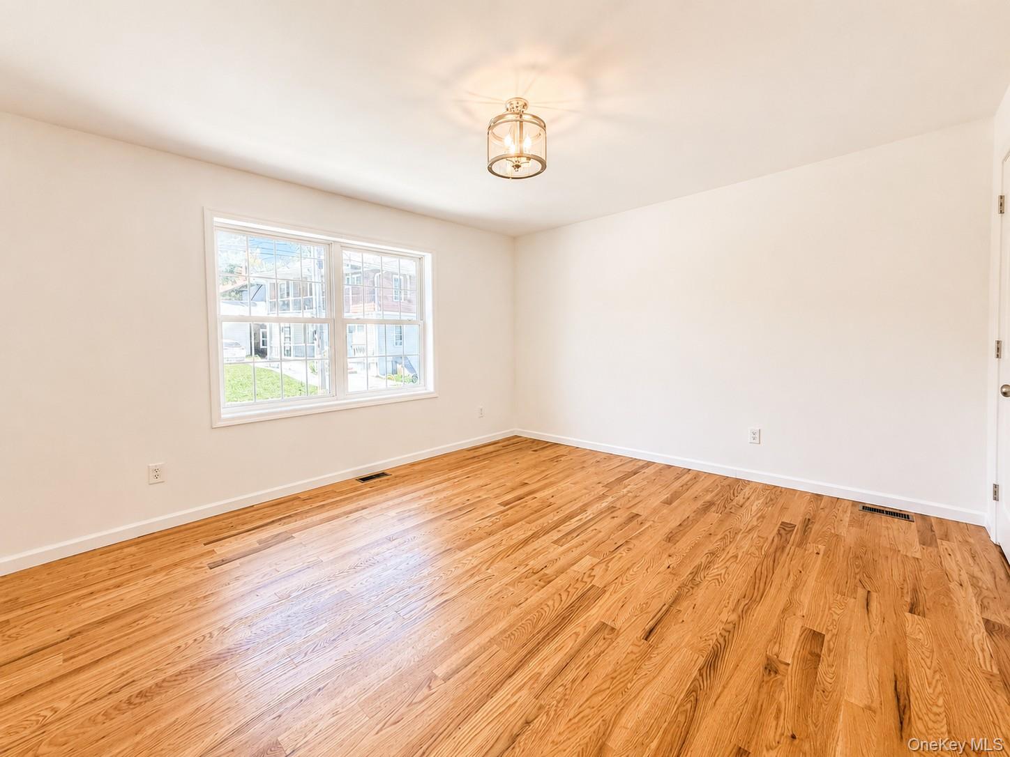 37-39 Wisner Avenue Property Photo 5