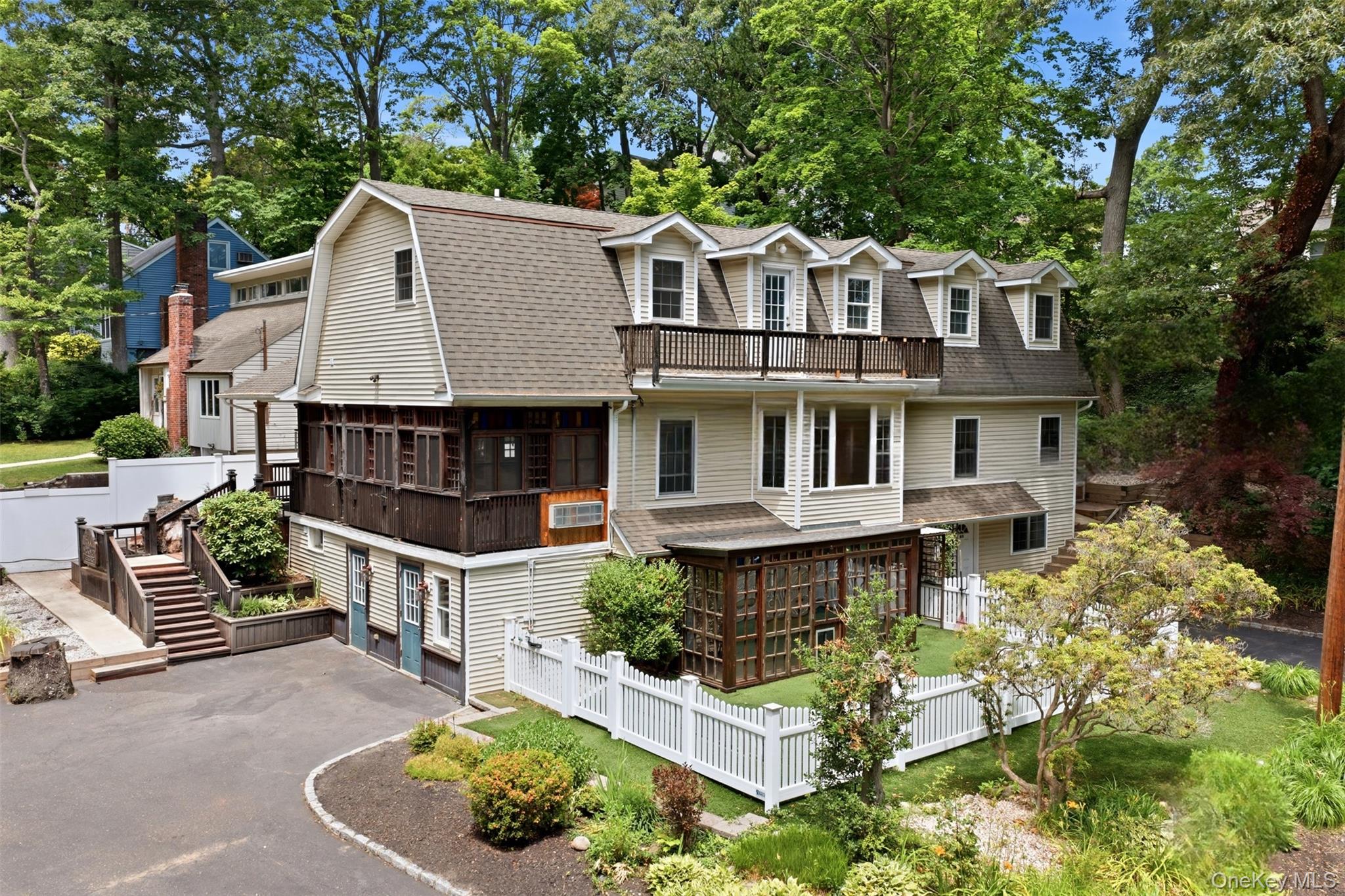 300 Mckinley Terrace Property Photo 1
