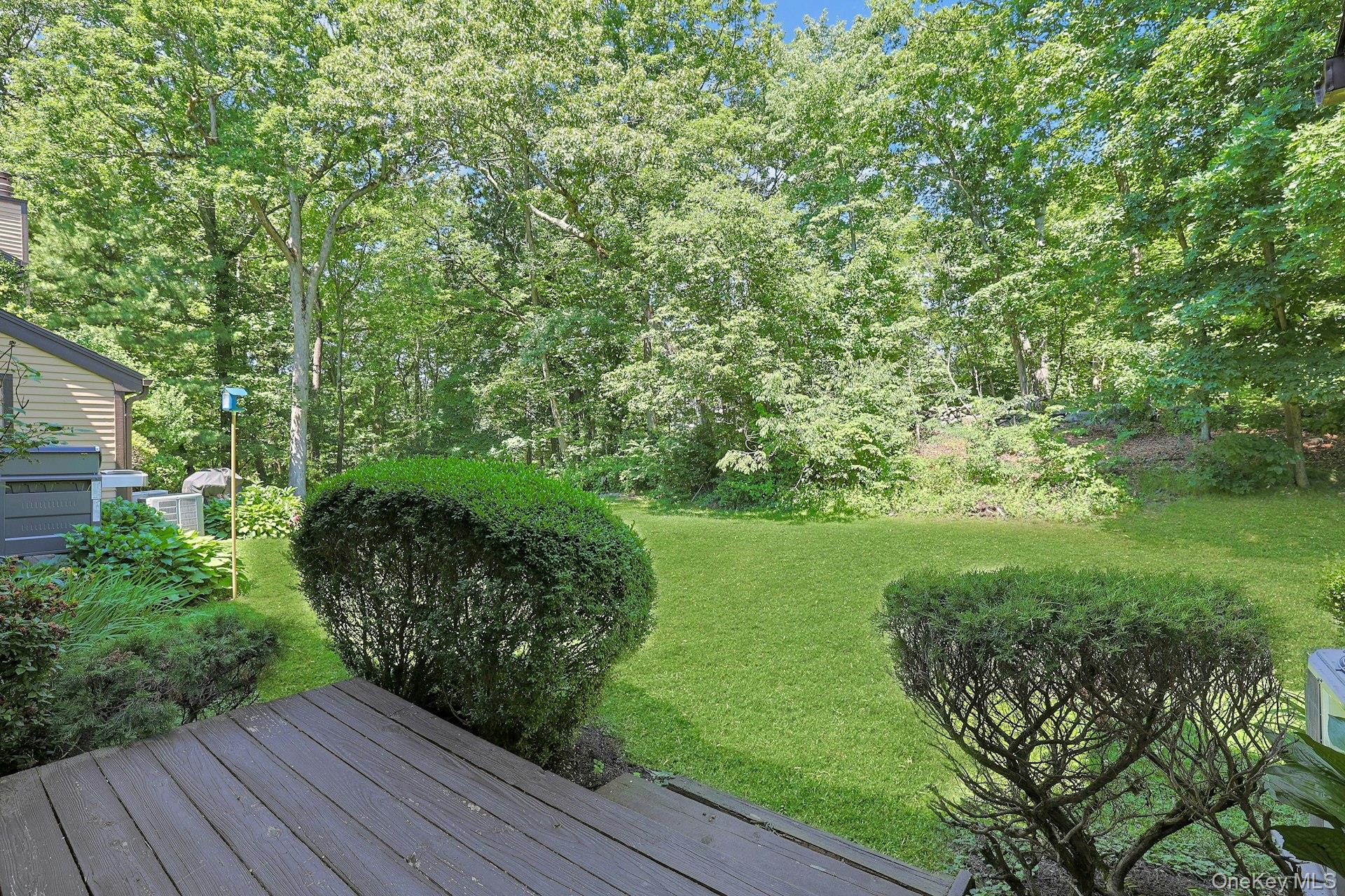 83 Deerfield Lane Property Photo 5