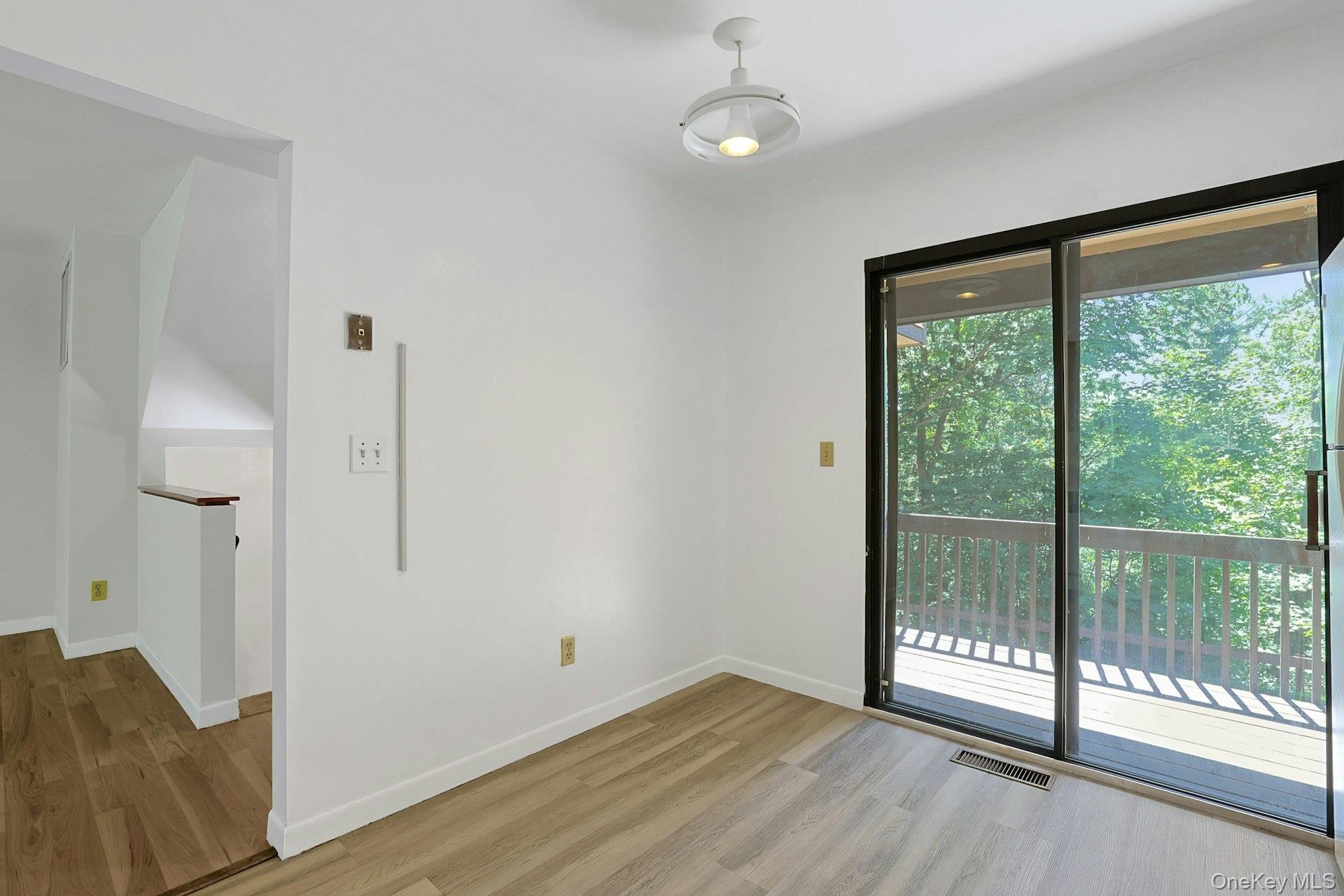 83 Deerfield Lane Property Photo 10