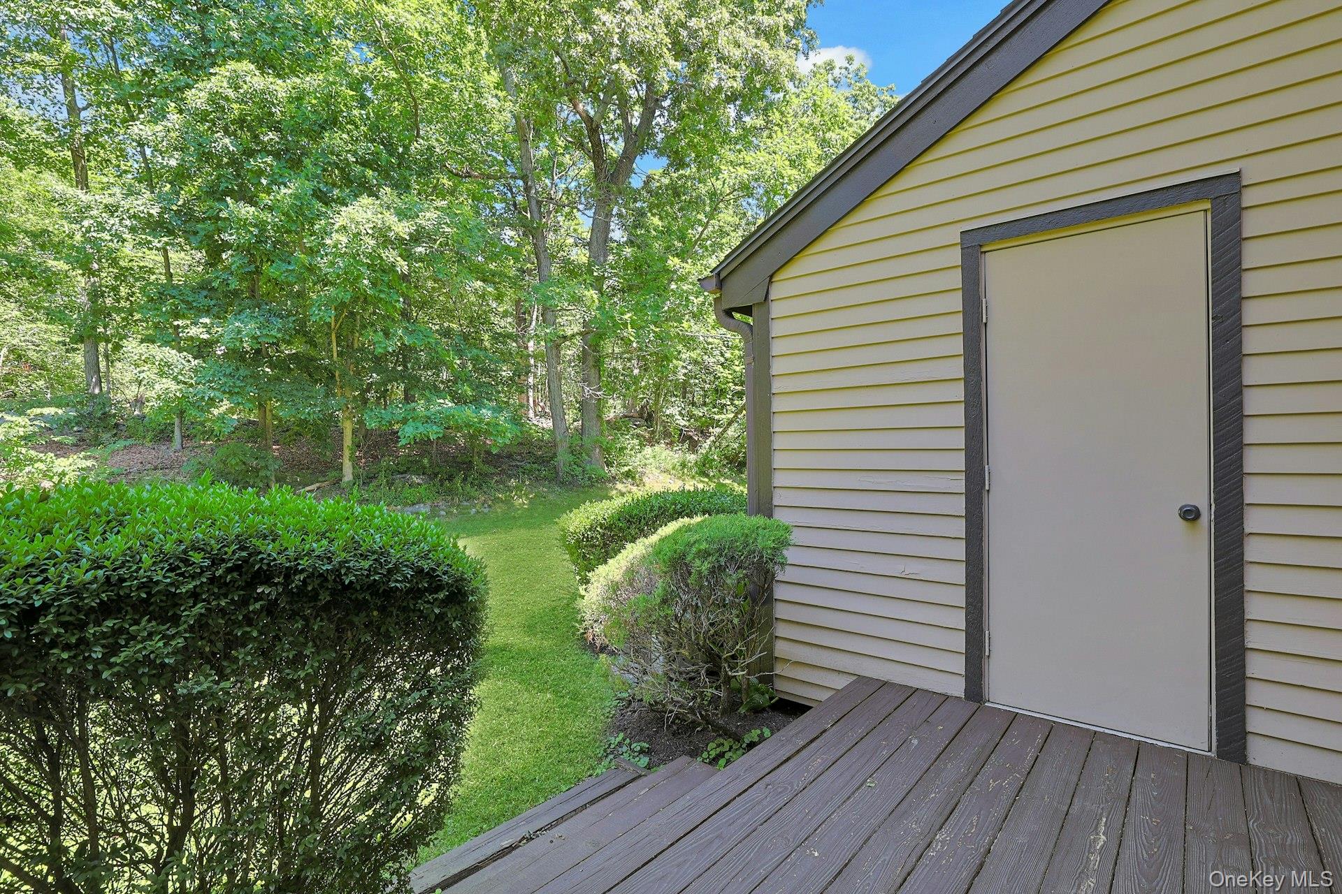83 Deerfield Lane Property Photo 24