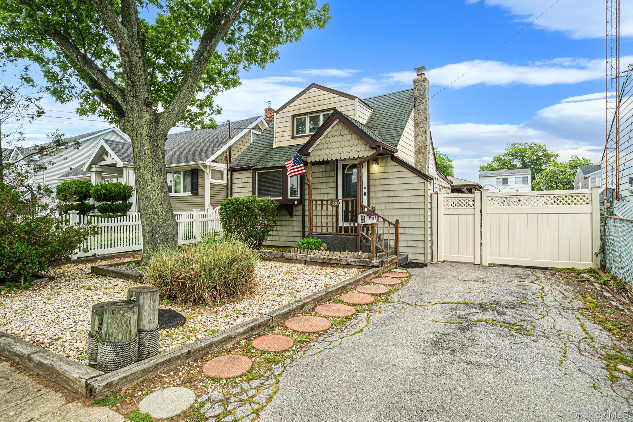3427 Ocean Avenue Property Photo 2