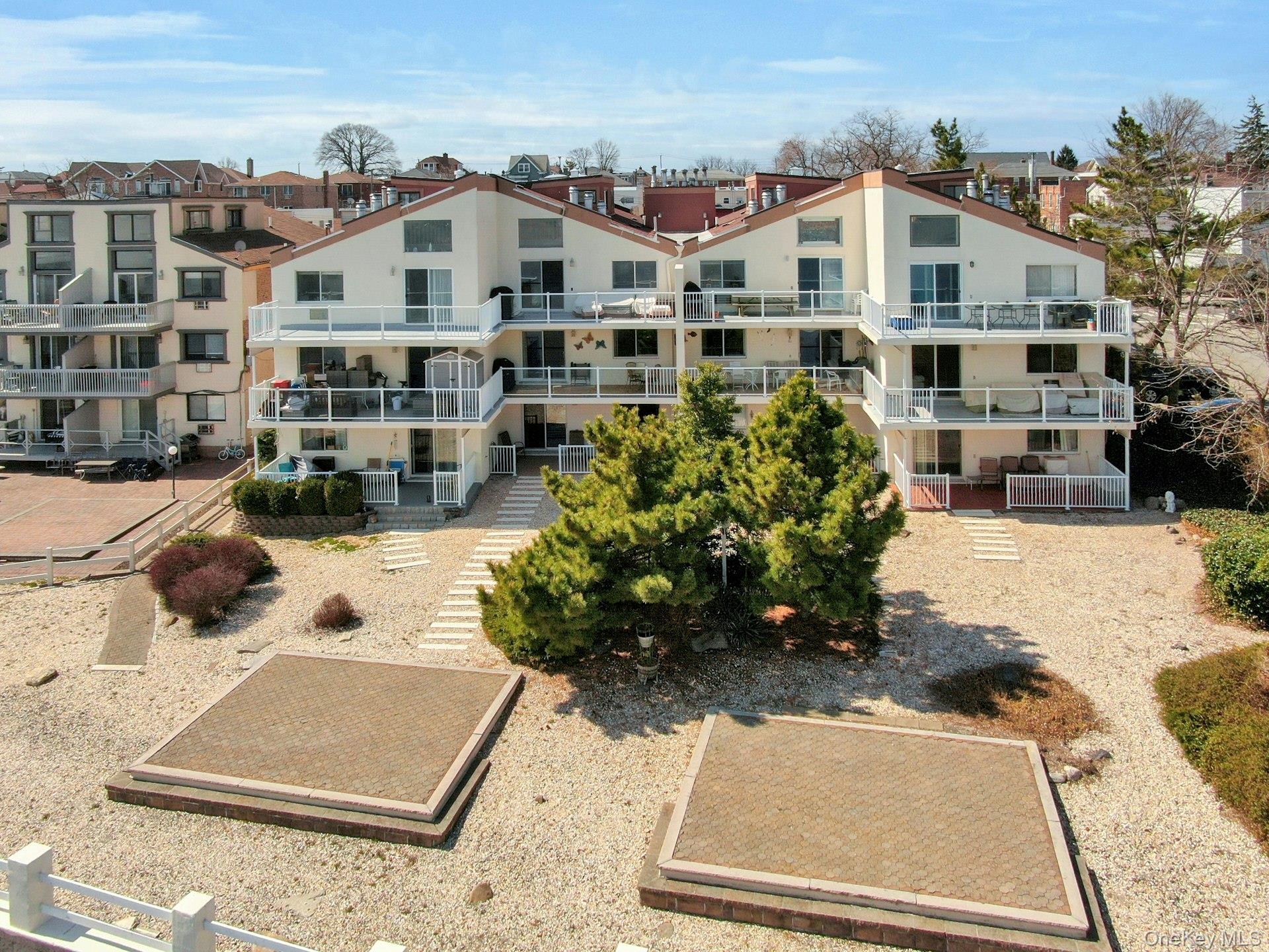 1490 Shore Drive 4f Property Photo 2