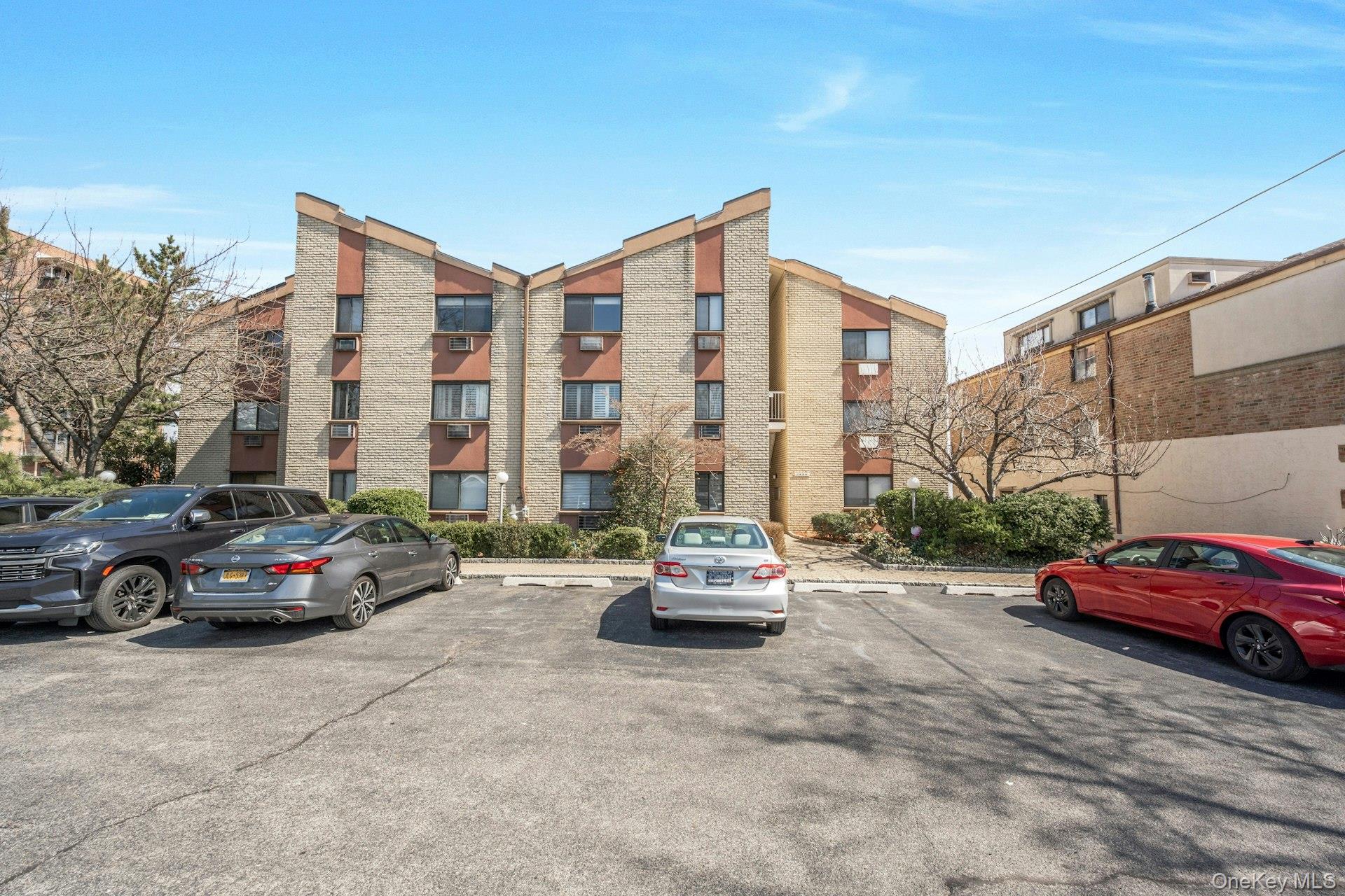 1490 Shore Drive 4f Property Photo 4