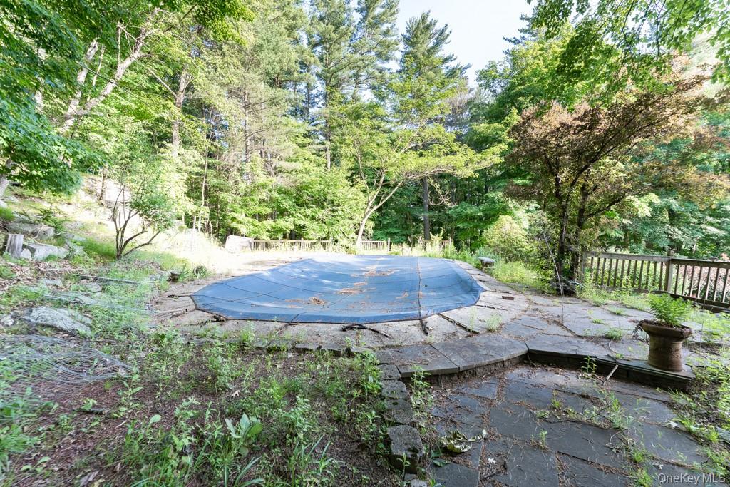 14 Englewood Terrace Property Photo 4