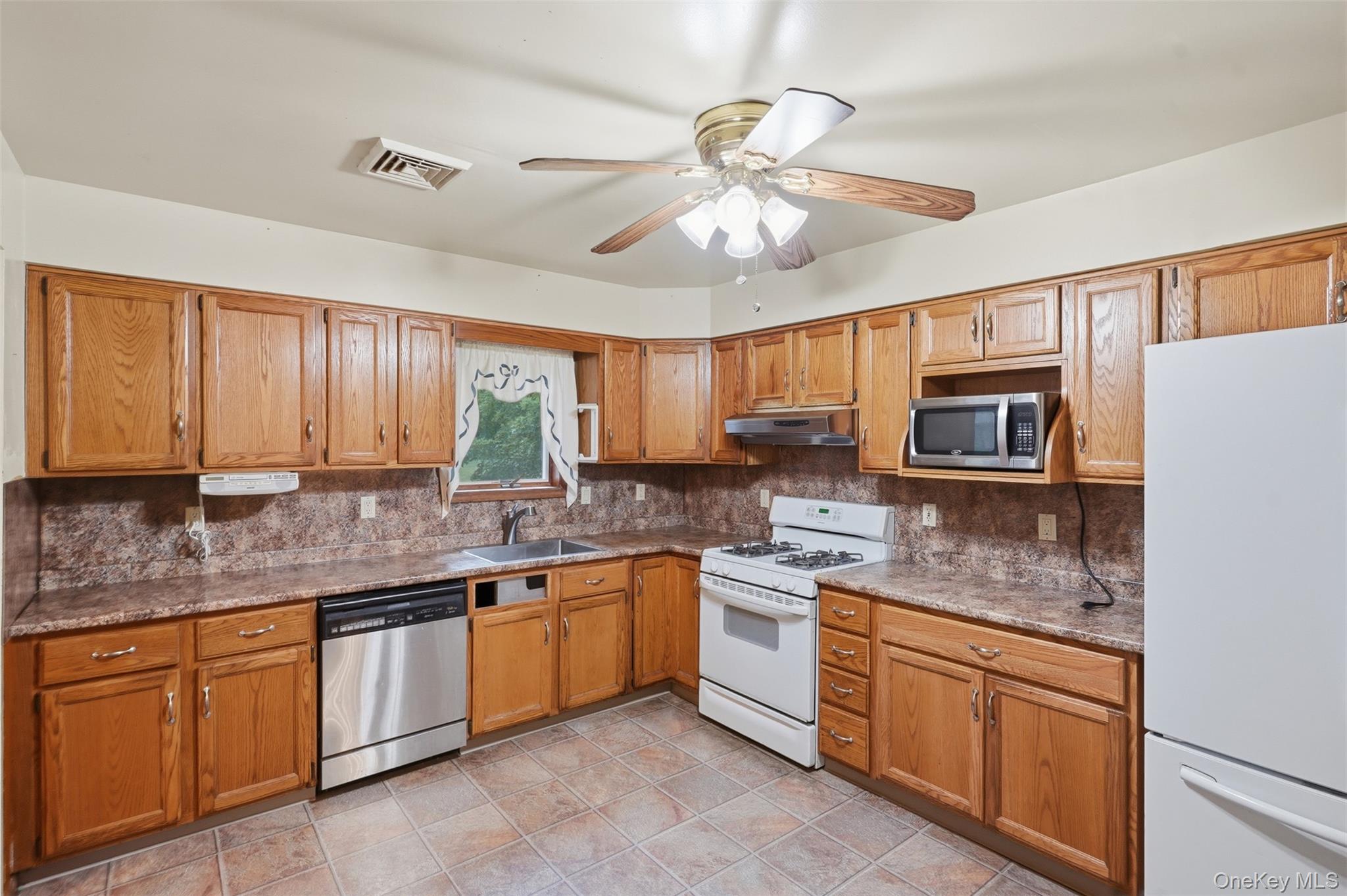 122 River Road Property Photo 10