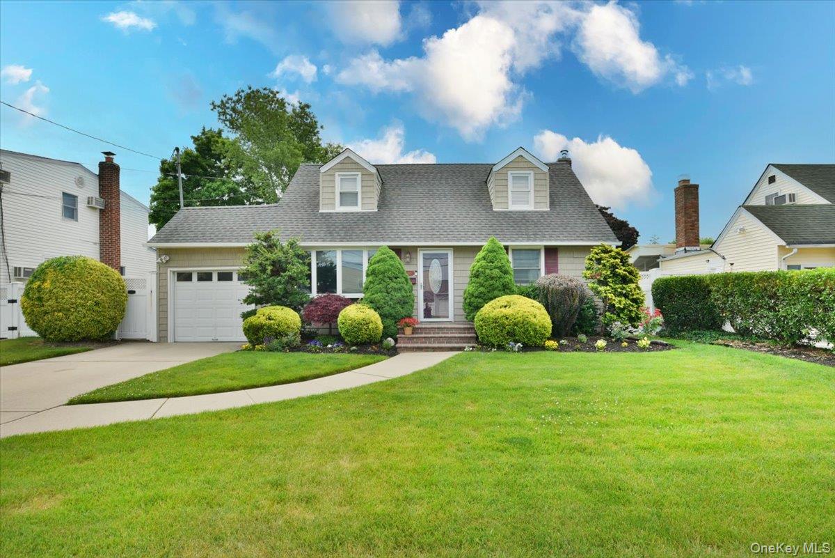 1872 Chester Drive Property Photo 1