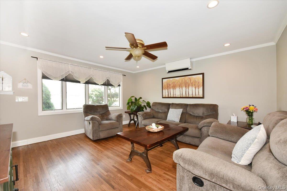 1872 Chester Drive Property Photo 4