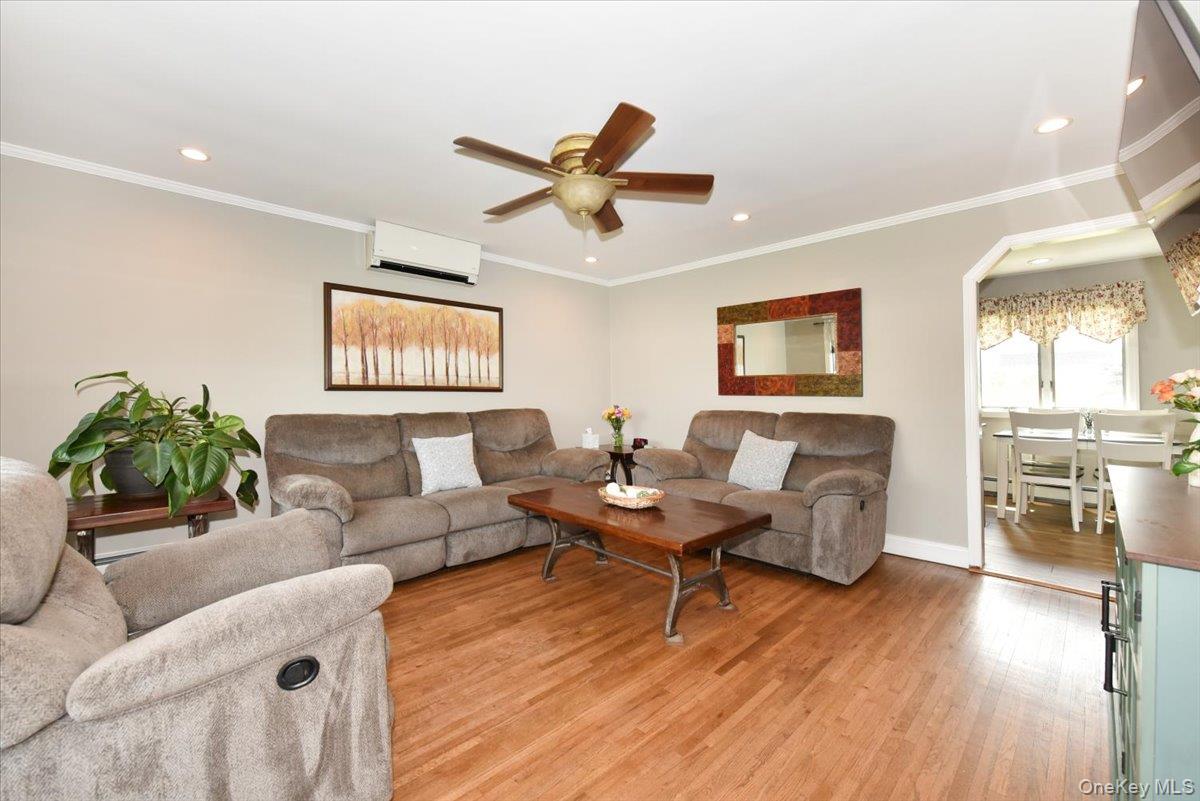 1872 Chester Drive Property Photo 5