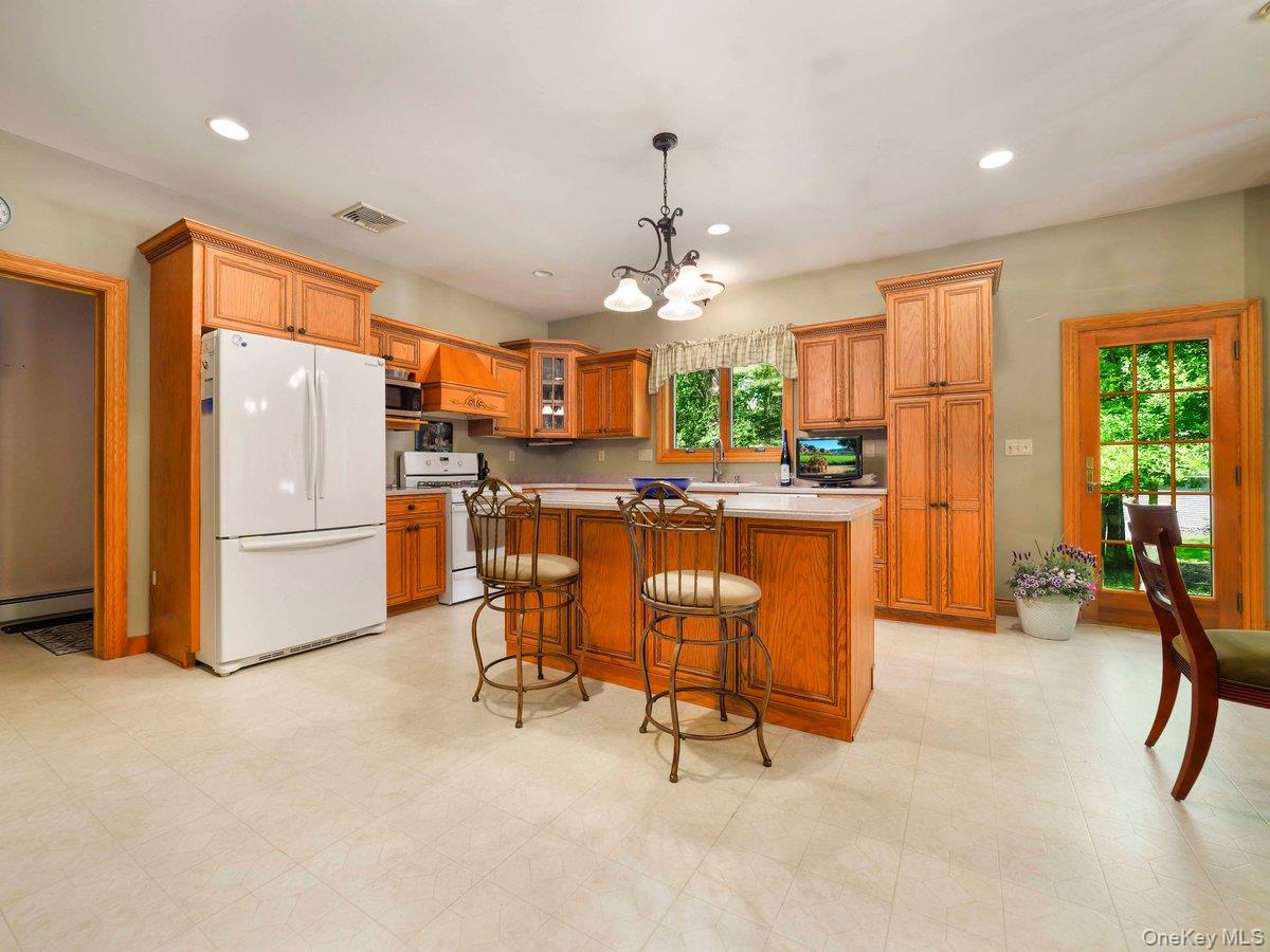 101 Azalea Court Property Photo 8