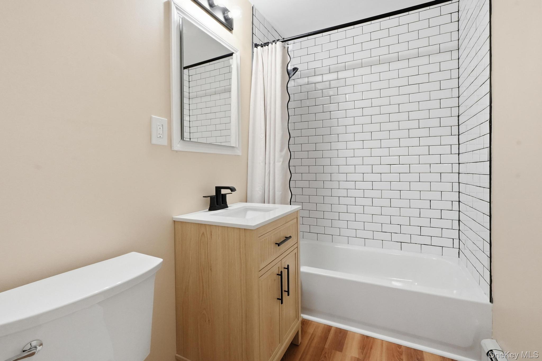 4060 Jerusalem Avenue 1d Property Photo 3