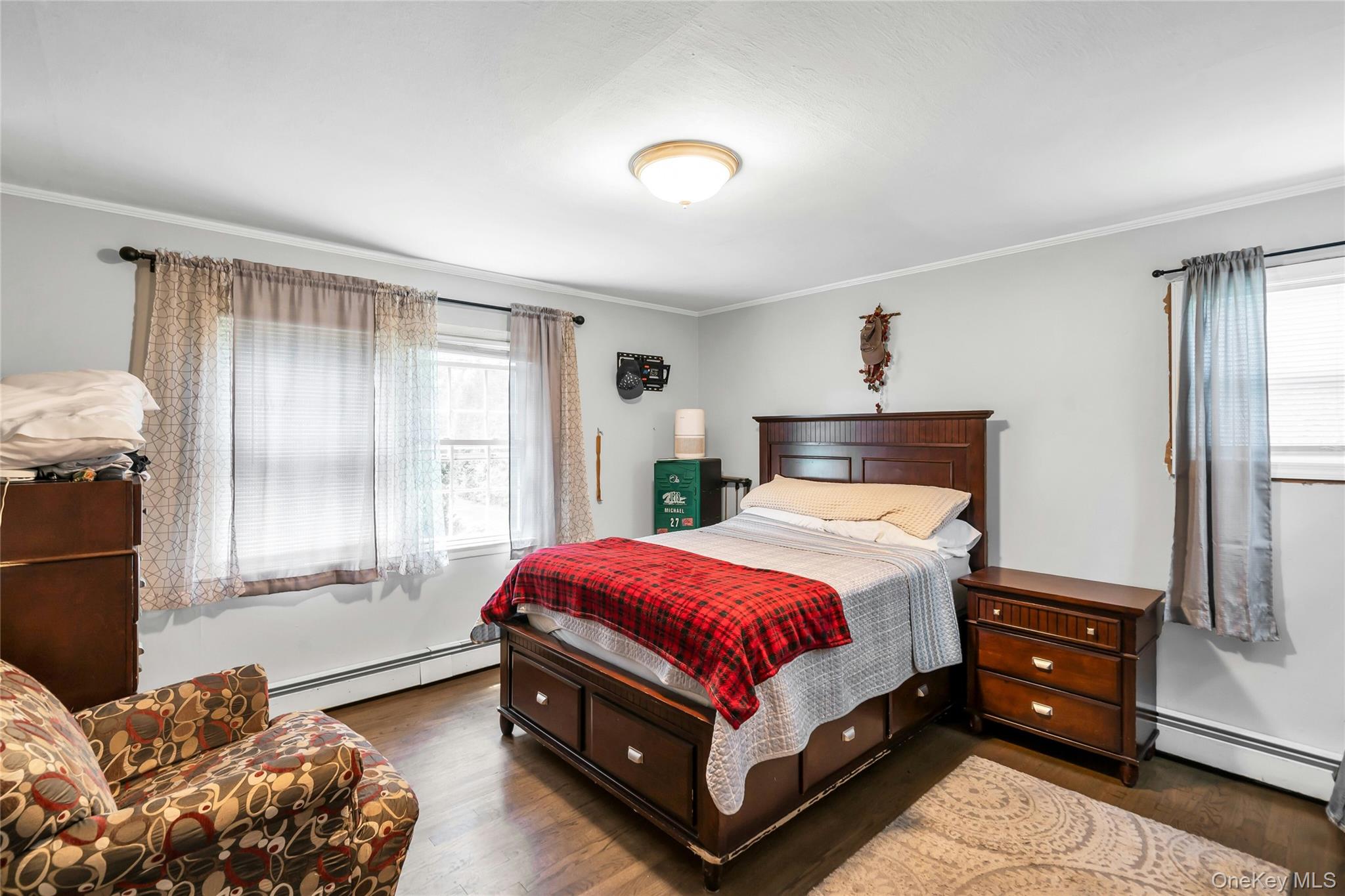 533 Old Country Road Property Photo 10