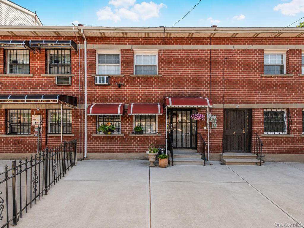 772 Home Street Property Photo 2