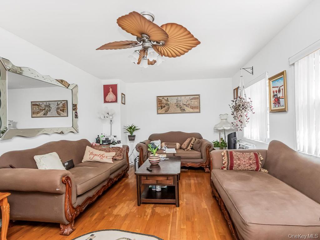 772 Home Street Property Photo 3