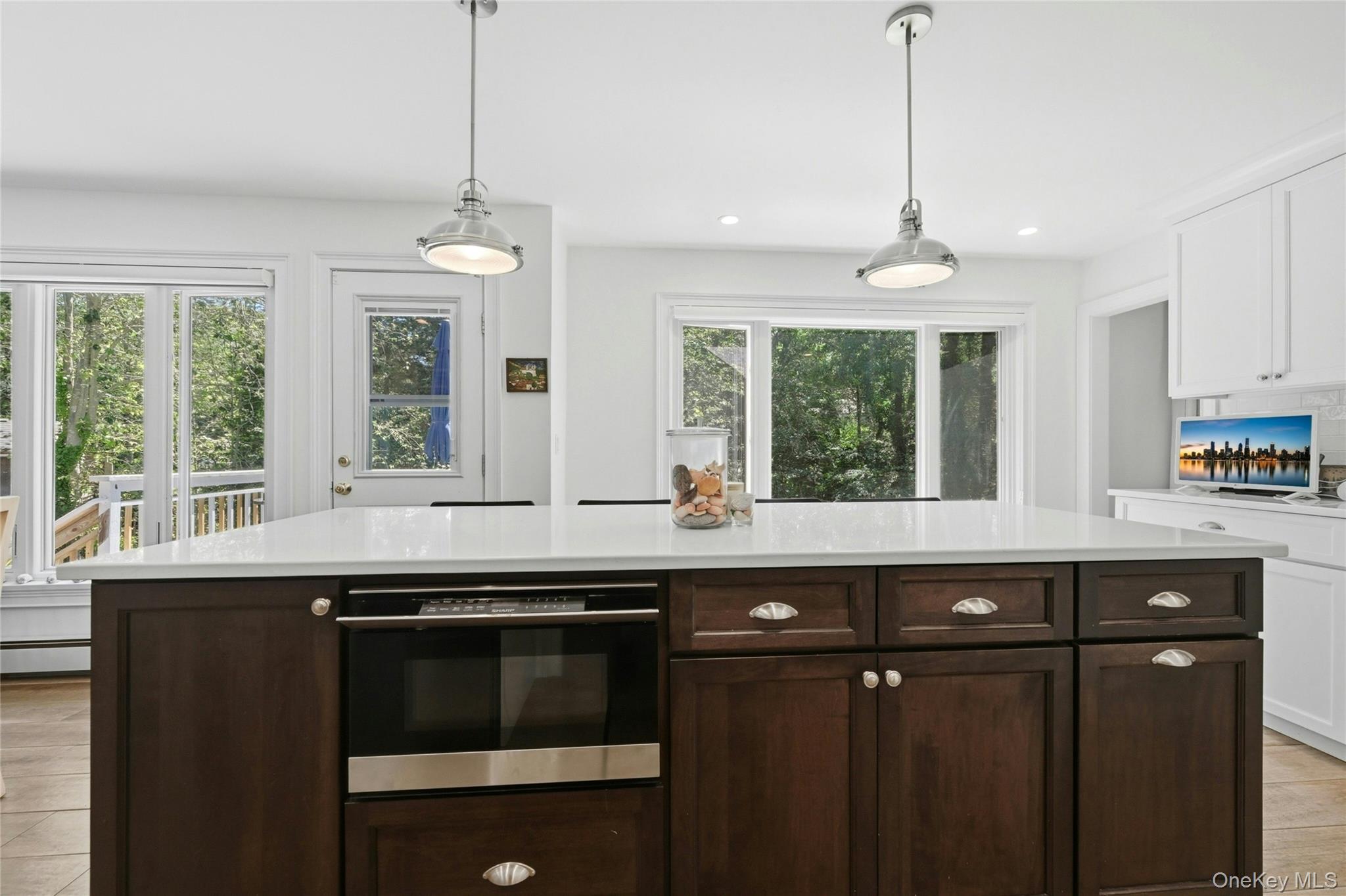 95 Linda Lane Property Photo 7