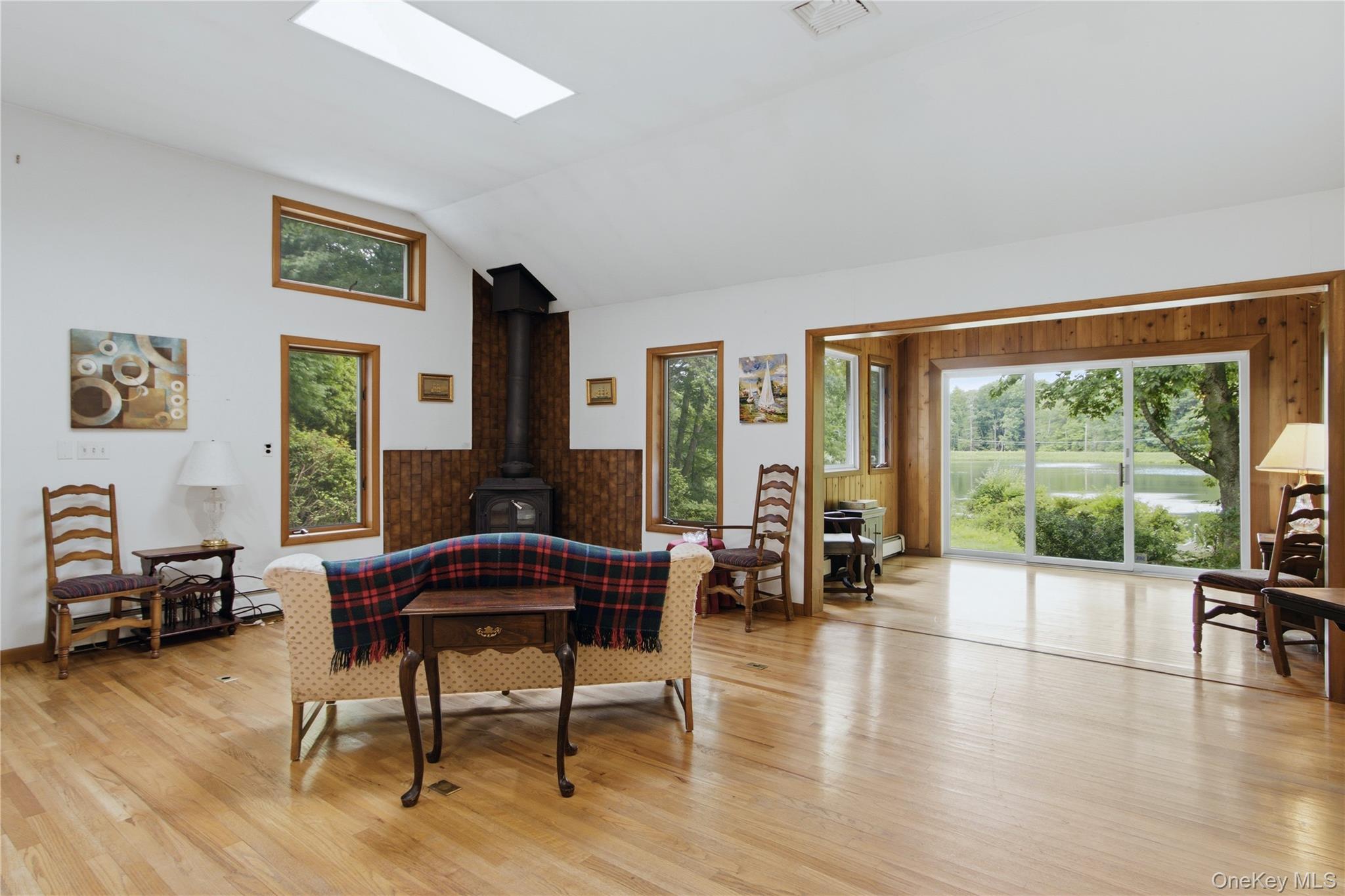 4 Loggers Court Property Photo 7