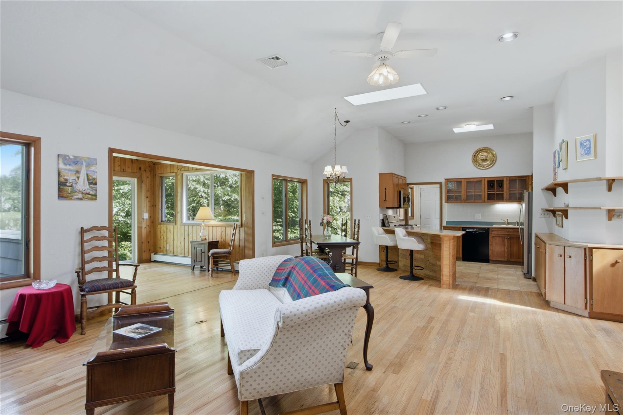 4 Loggers Court Property Photo 9