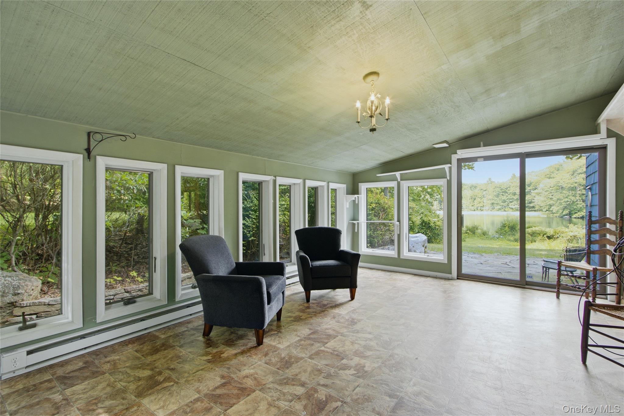 4 Loggers Court Property Photo 17