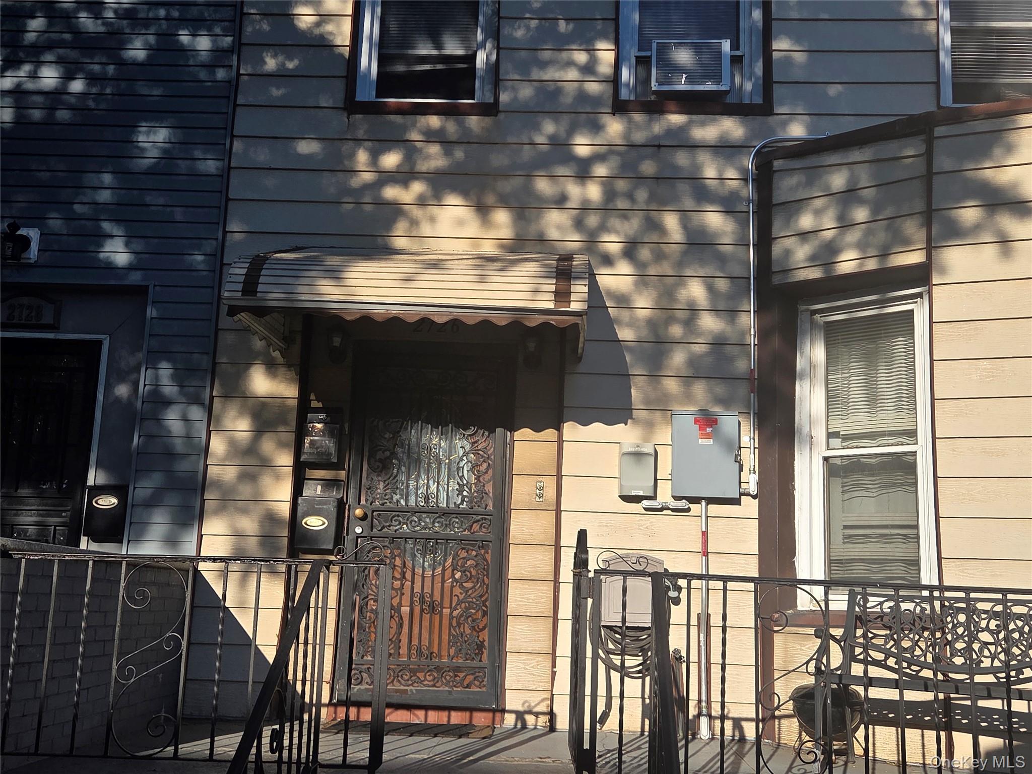 2726 Holland Avenue #2 Property Photo 1