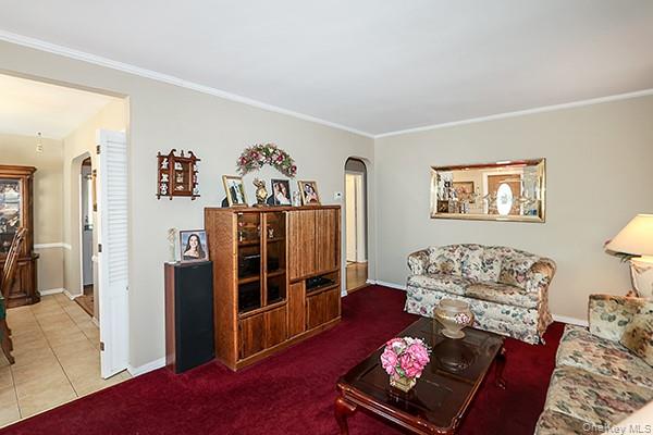 8152 249th Street Property Photo 4