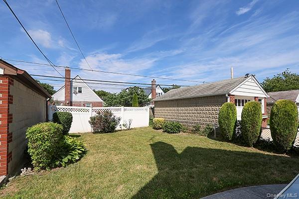 8152 249th Street Property Photo 24