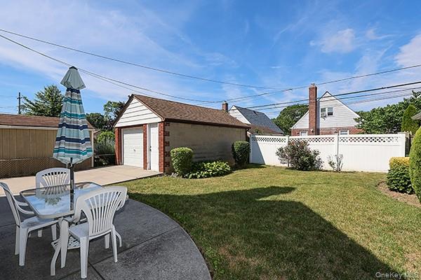 8152 249th Street Property Photo 26