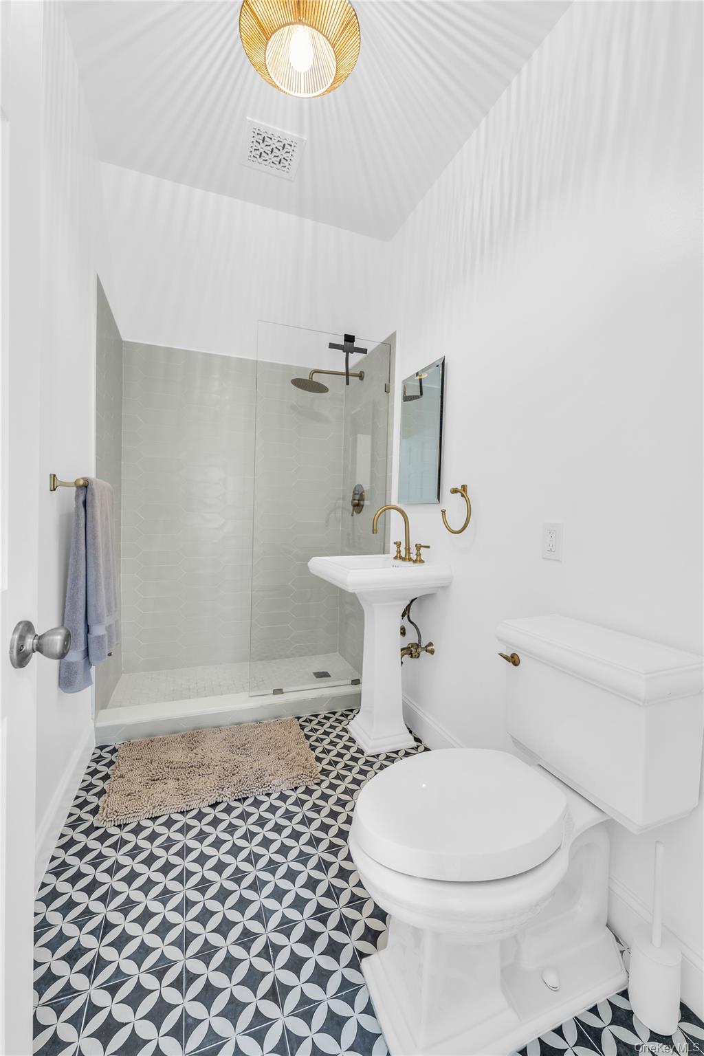 68 S Howells Point Road Property Photo 36