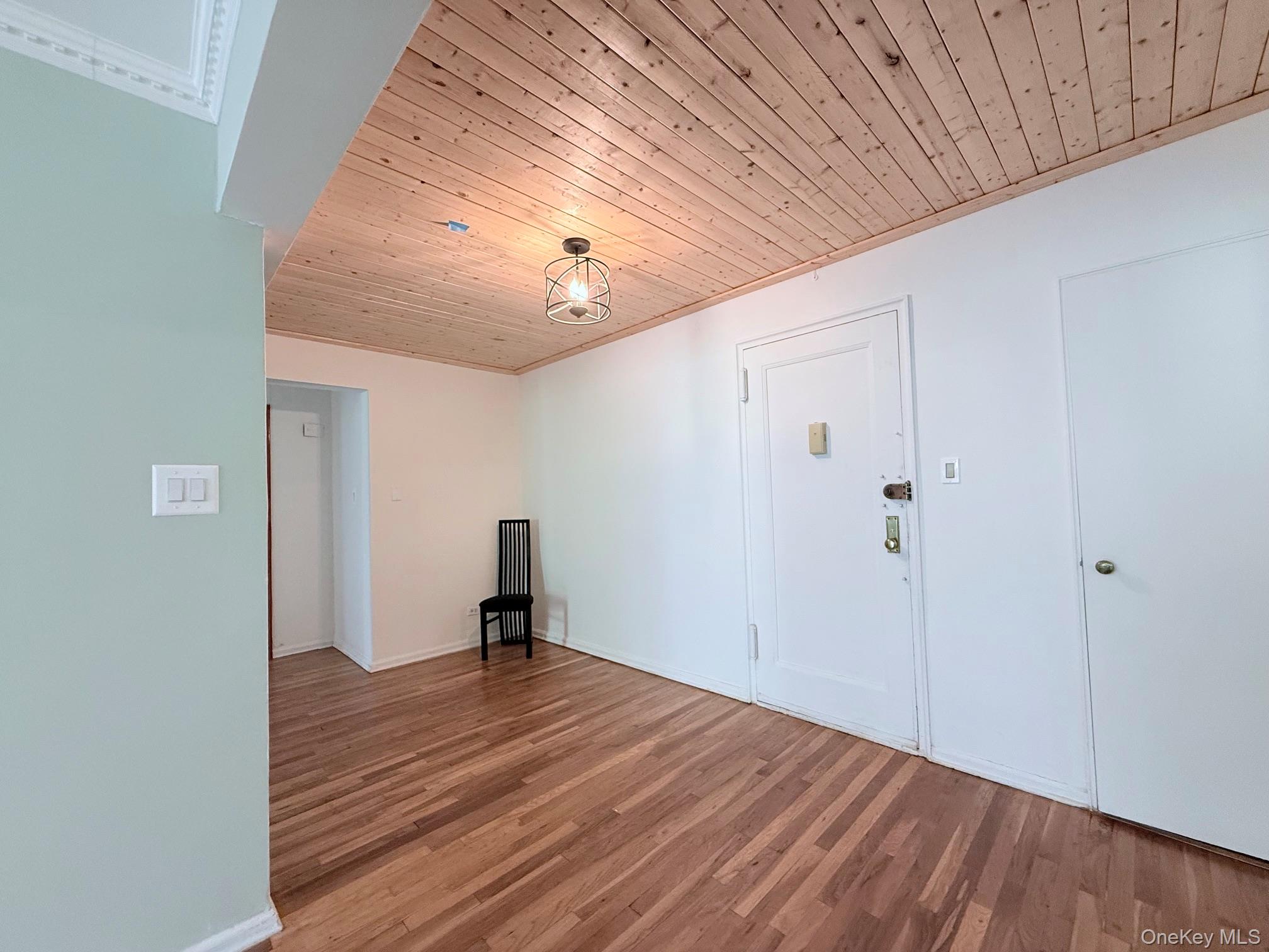 83-05 98 Street 3h Property Photo 7