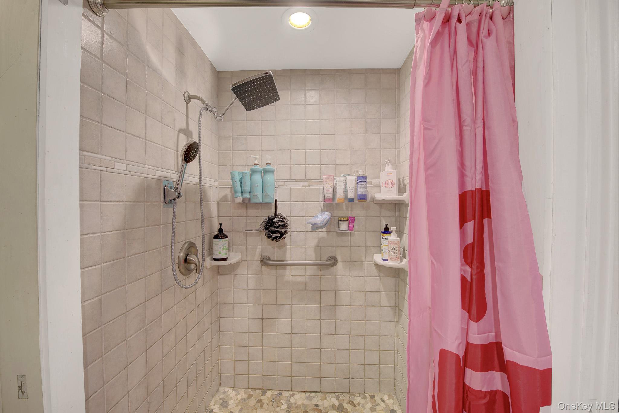 4 Seneca Drive Property Photo 9