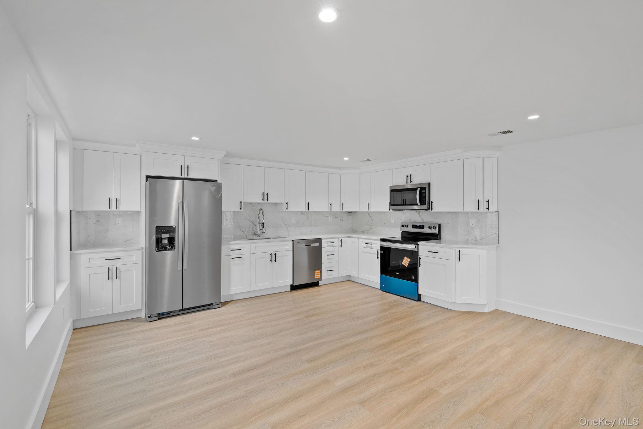 39 Overland Drive Property Photo 5
