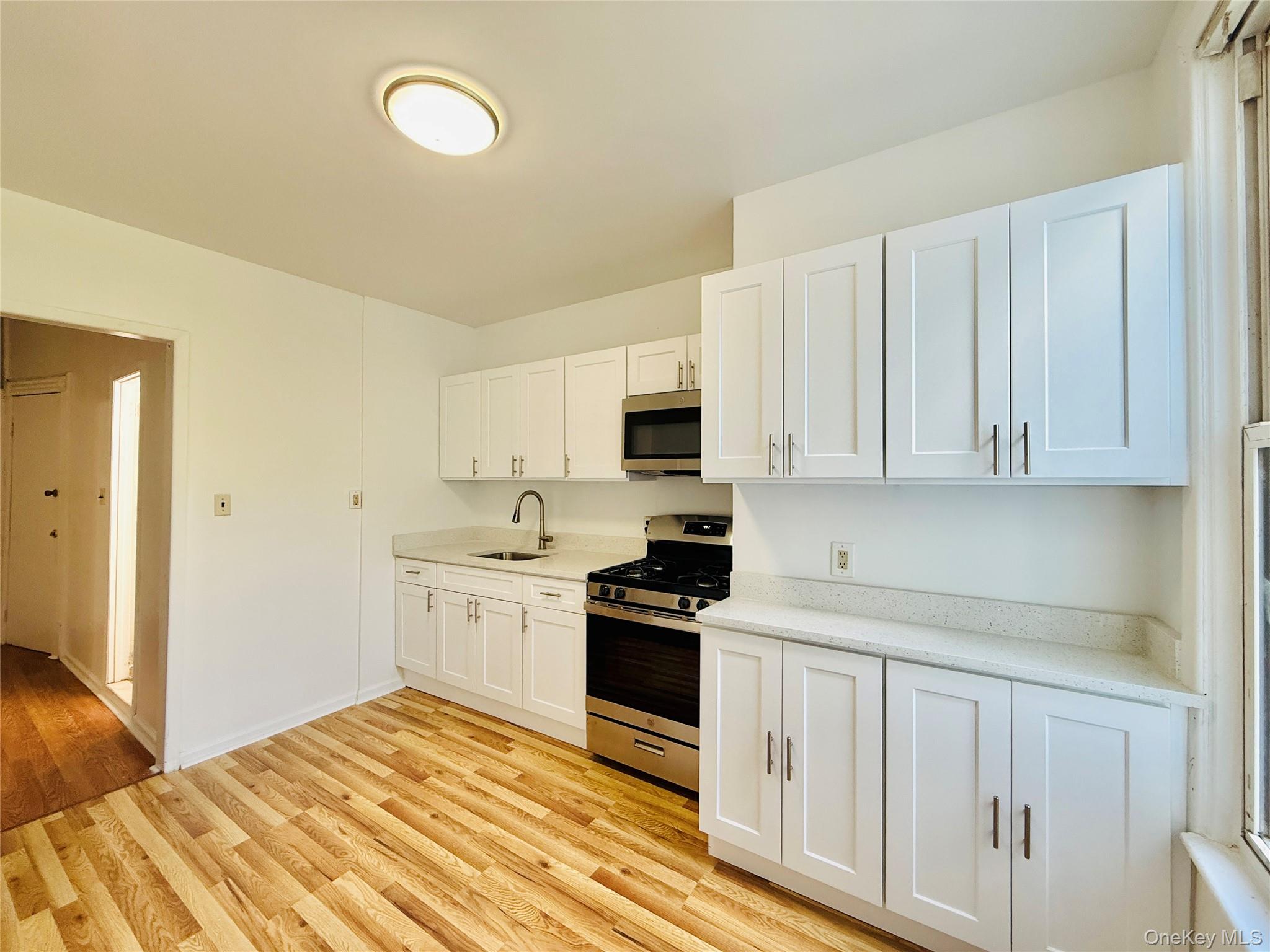 2828 Coddington Avenue Property Photo 3