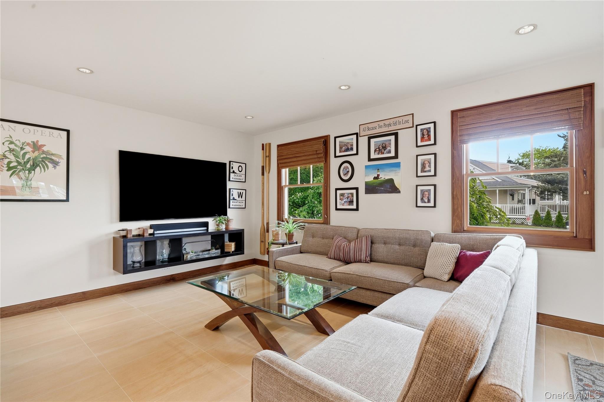 2544 Riverside Avenue Property Photo 8