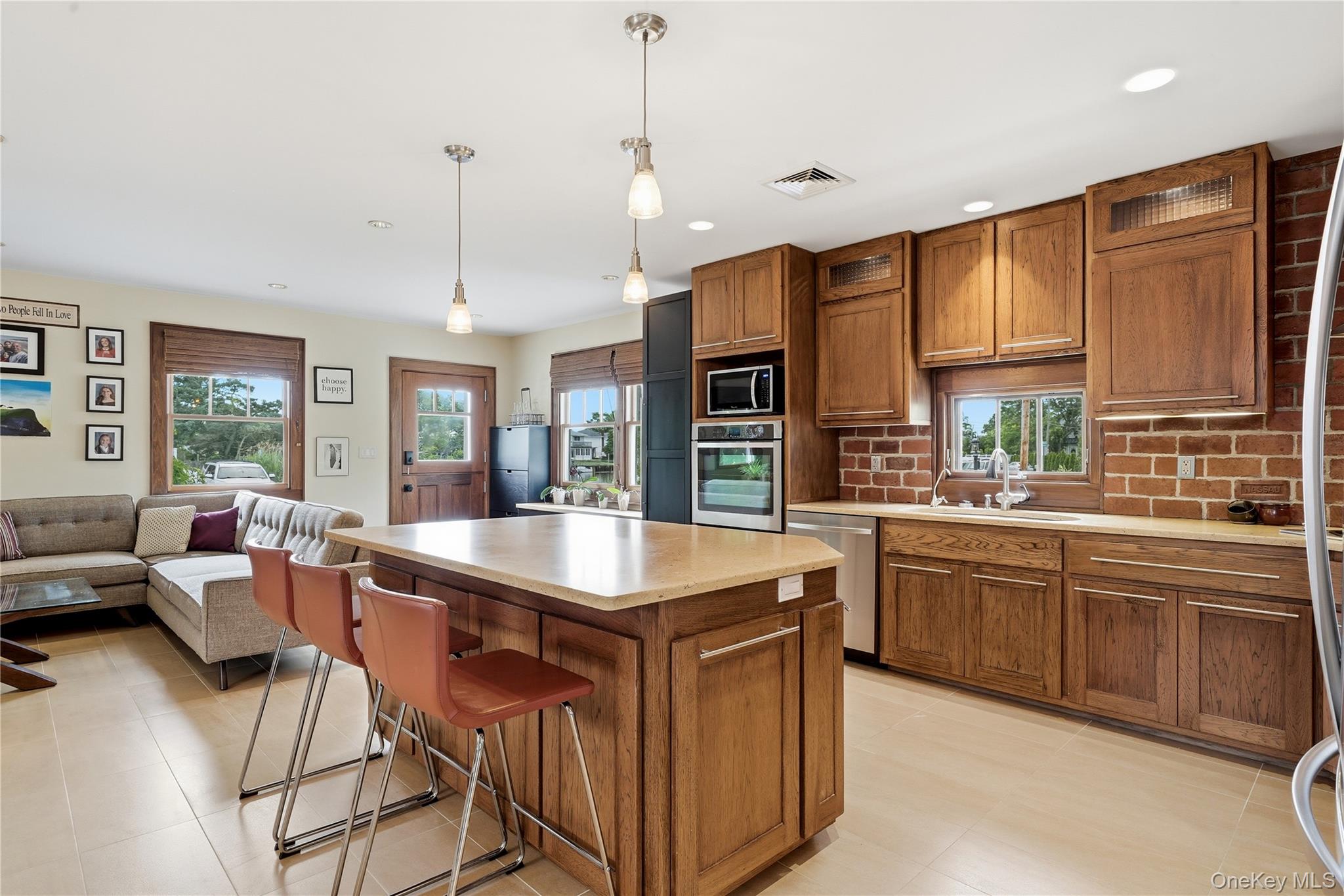 2544 Riverside Avenue Property Photo 14