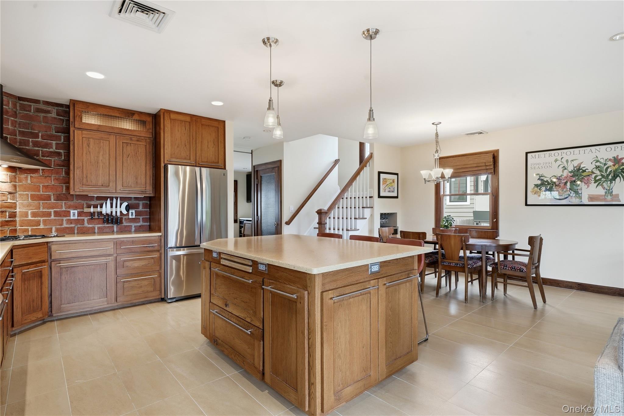 2544 Riverside Avenue Property Photo 16