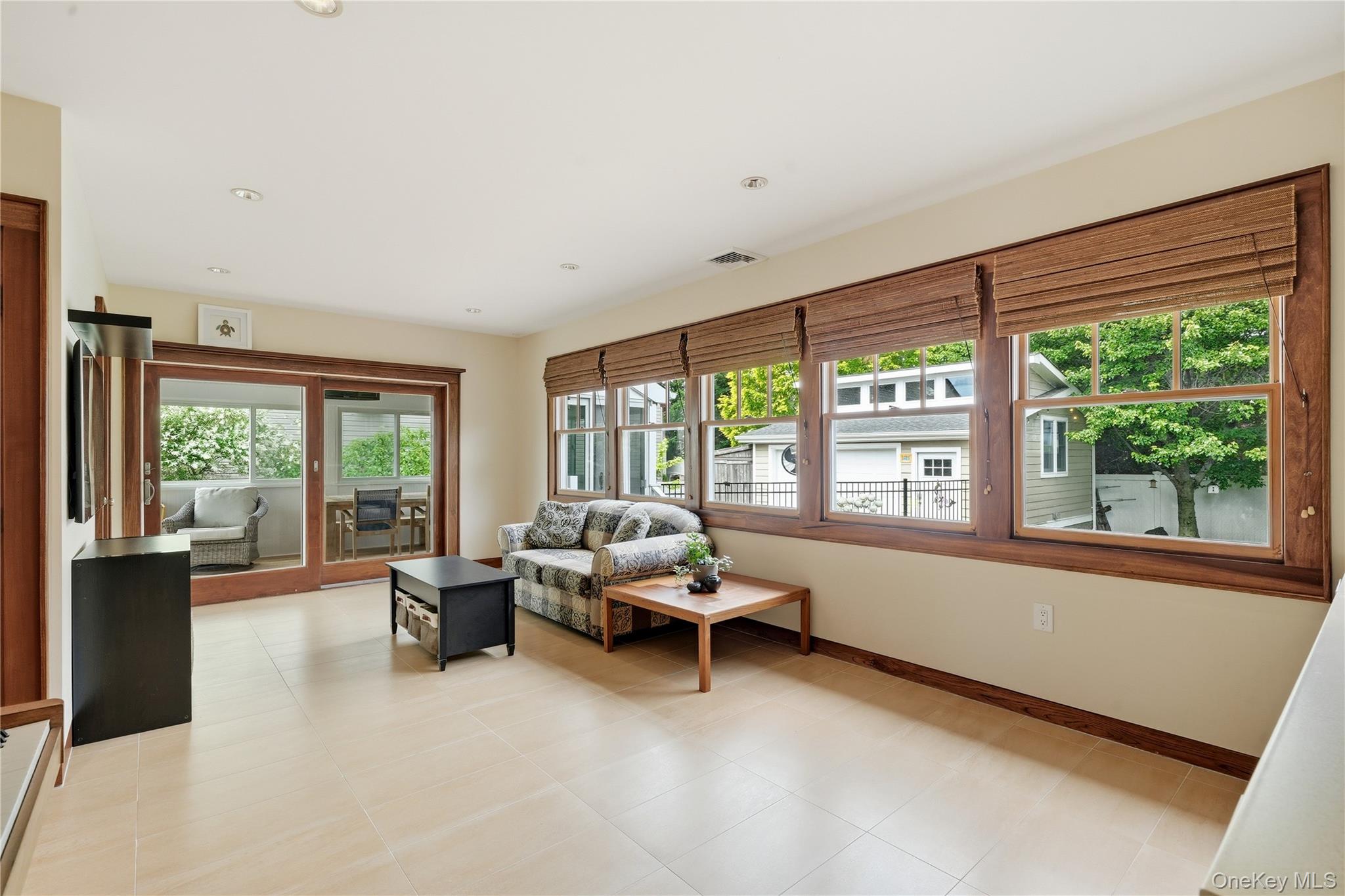 2544 Riverside Avenue Property Photo 19
