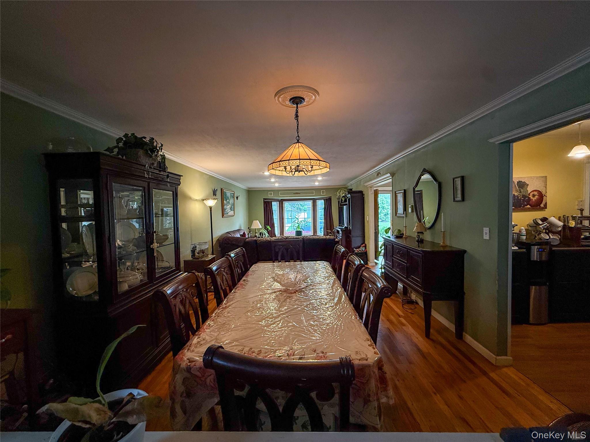 685 Seabury Avenue Property Photo 6