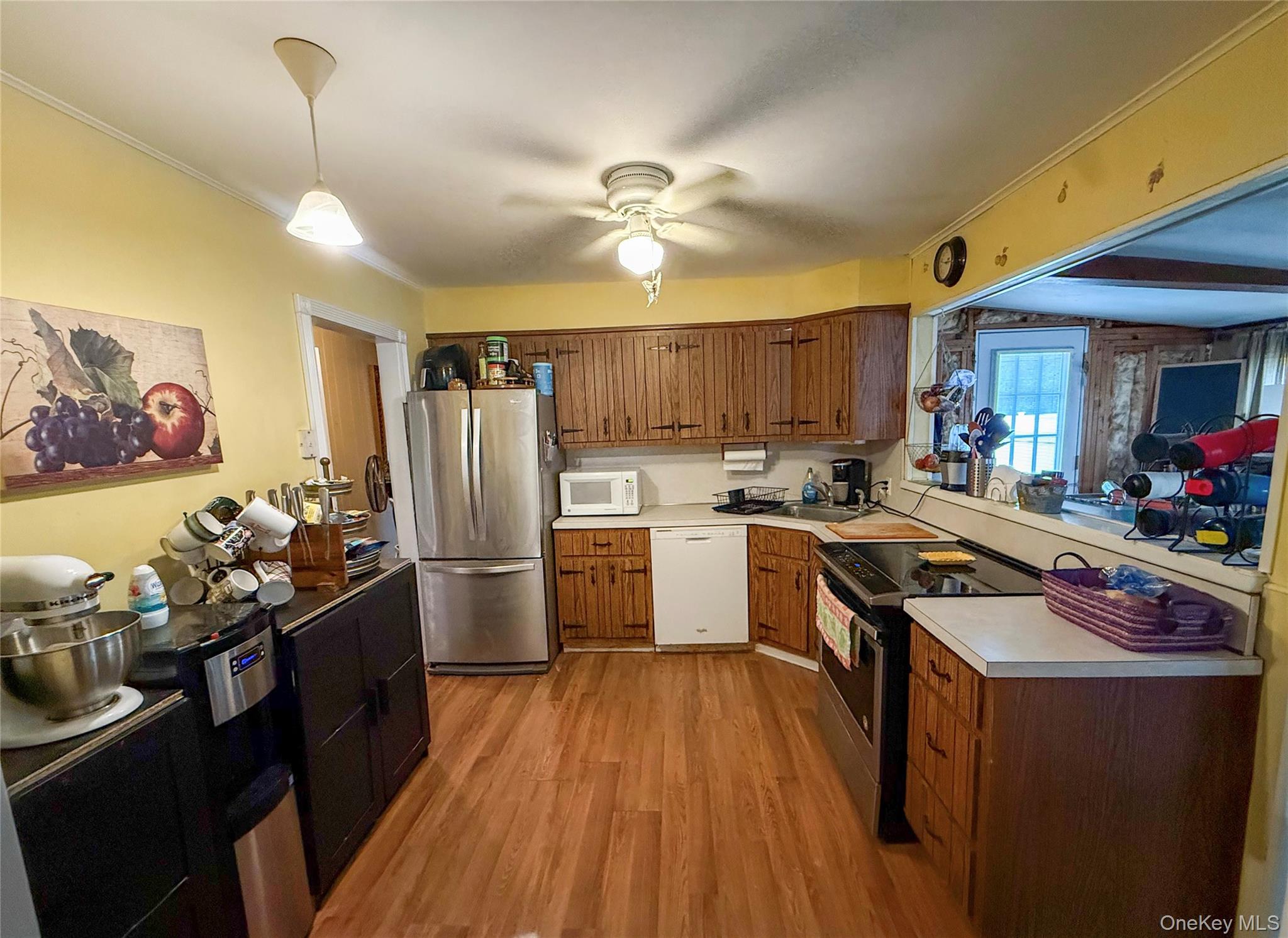 685 Seabury Avenue Property Photo 7
