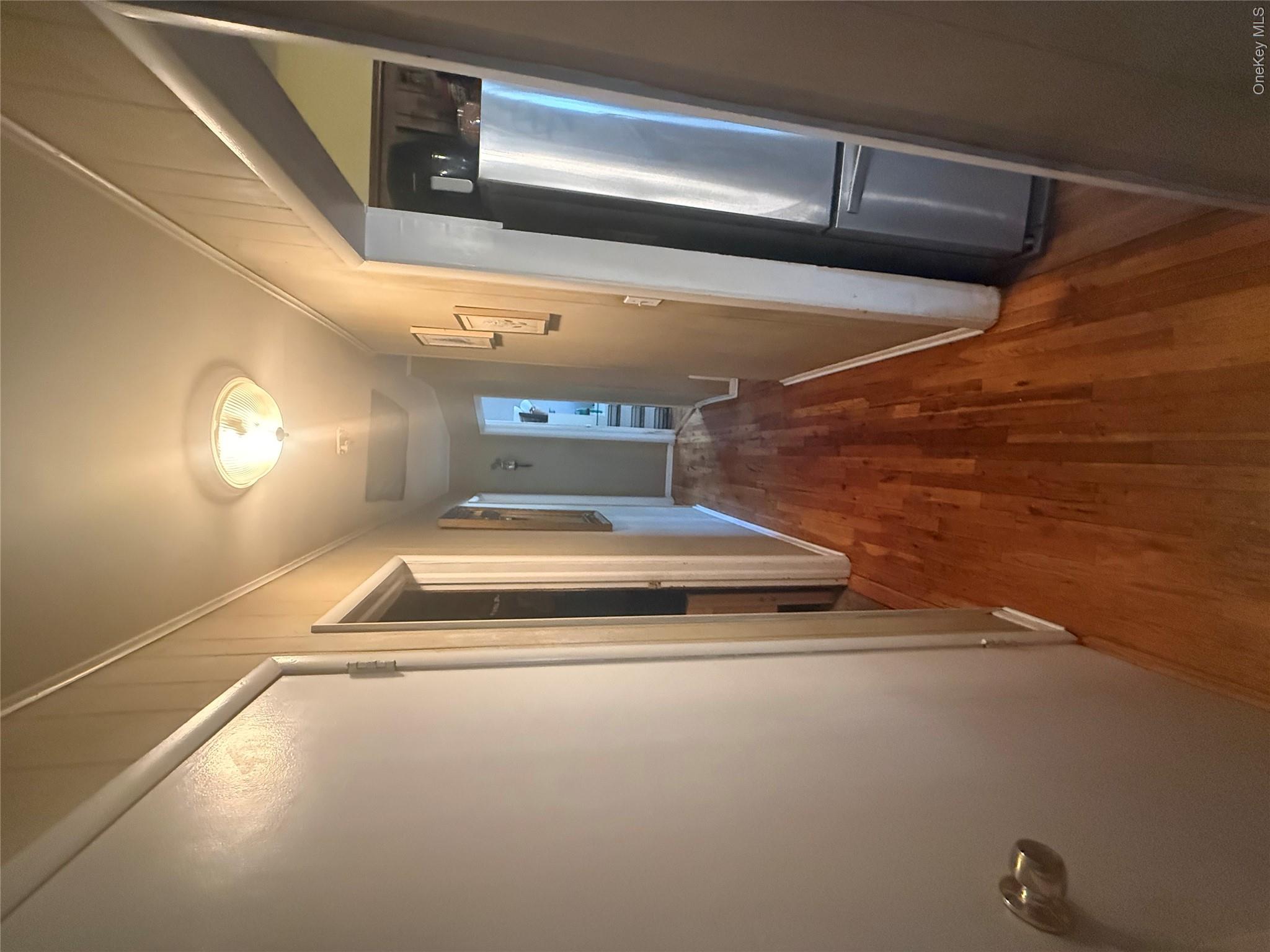 685 Seabury Avenue Property Photo 8