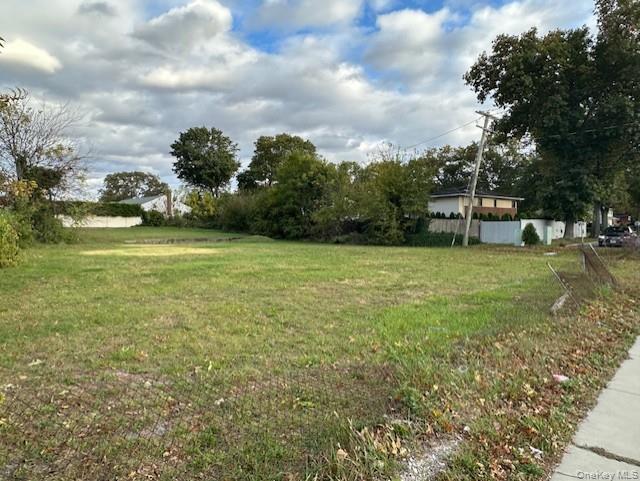 350 Commack Road Property Photo 4