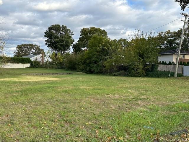 350 Commack Road Property Photo 5